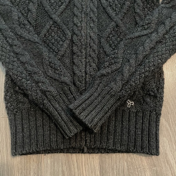 Very good condition dark grey Arizia TNA sweater - Picture 3 of 4